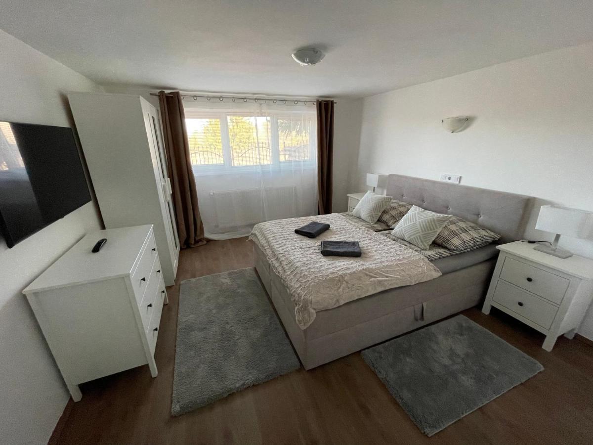 Malibu Apartman Mişcolţ Exterior foto