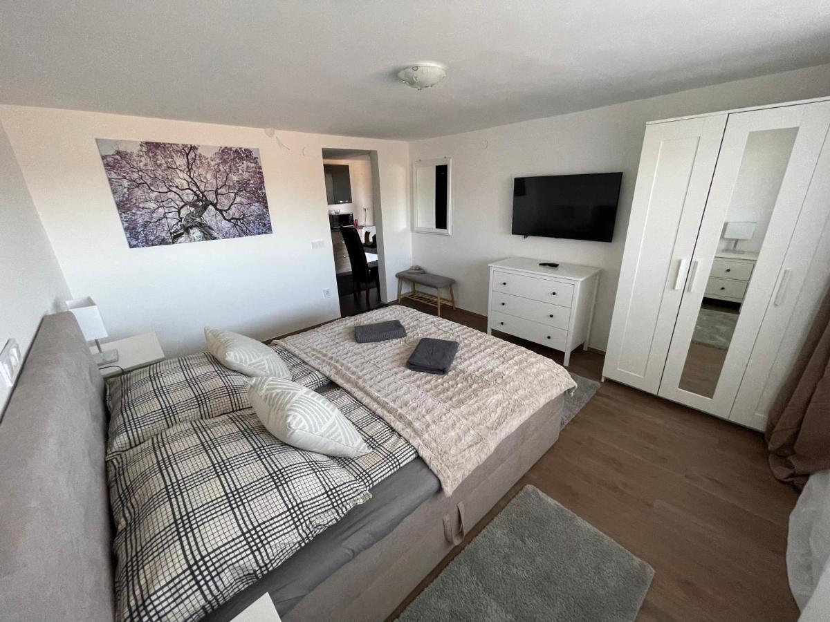 Malibu Apartman Mişcolţ Exterior foto
